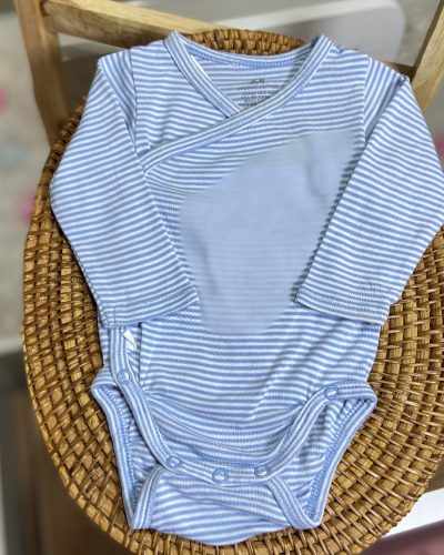 Body azul listrado H&M Tamanho 0 3 meses