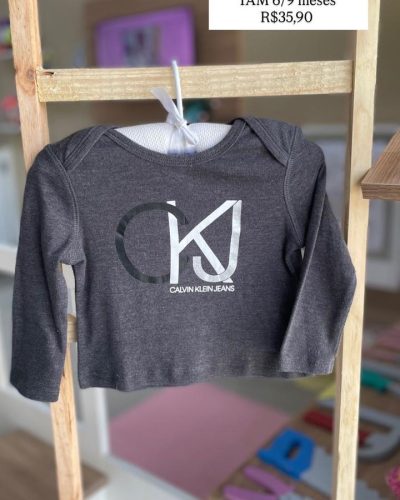 Camiseta Manga Longa Calvin Klein Tamanho 6 9 meses