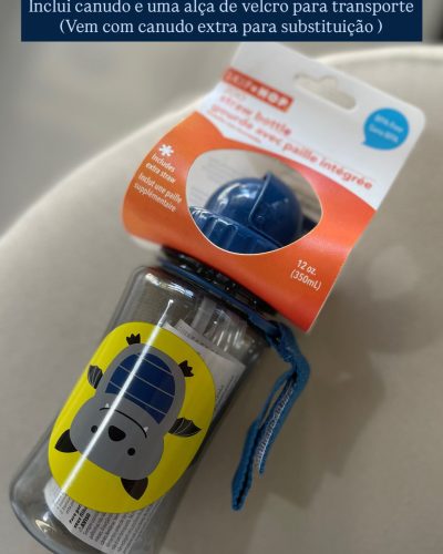 Garrafinha Morcego inclui canudo e alça para transporte