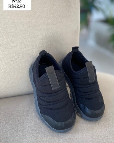 Tênis preto Poim Tamanho 22